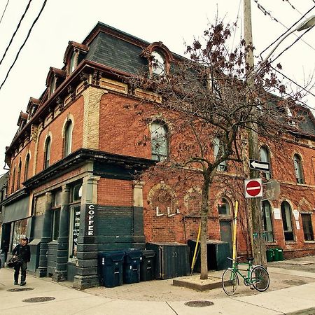 The Parkdale Hostellerie Toronto Bagian luar foto