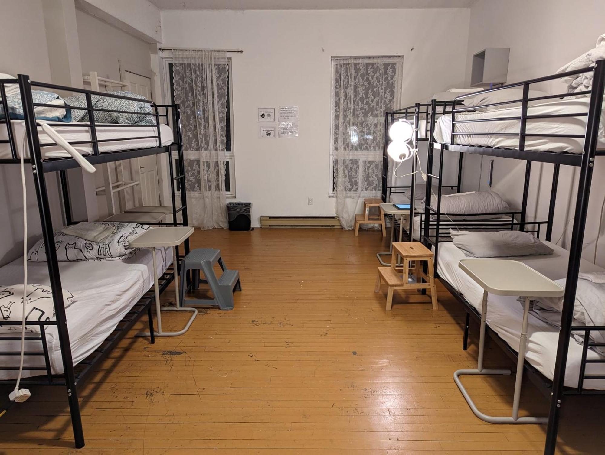 The Parkdale Hostellerie Toronto Bagian luar foto