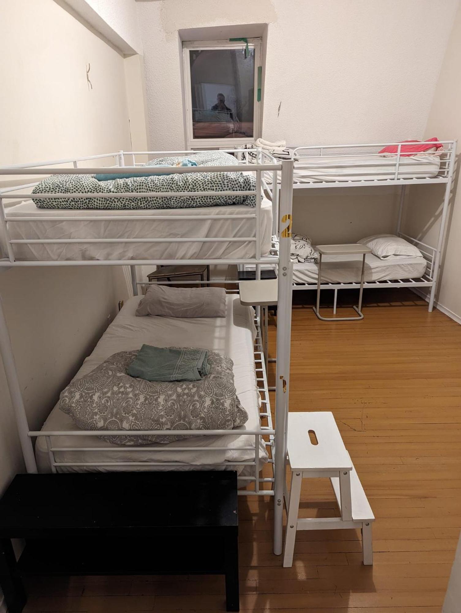 The Parkdale Hostellerie Toronto Bagian luar foto