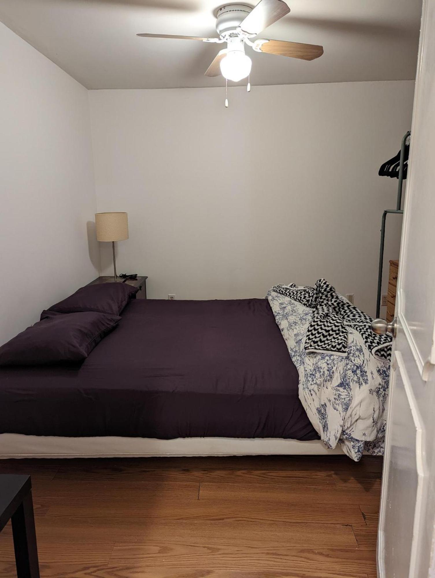 The Parkdale Hostellerie Toronto Bagian luar foto