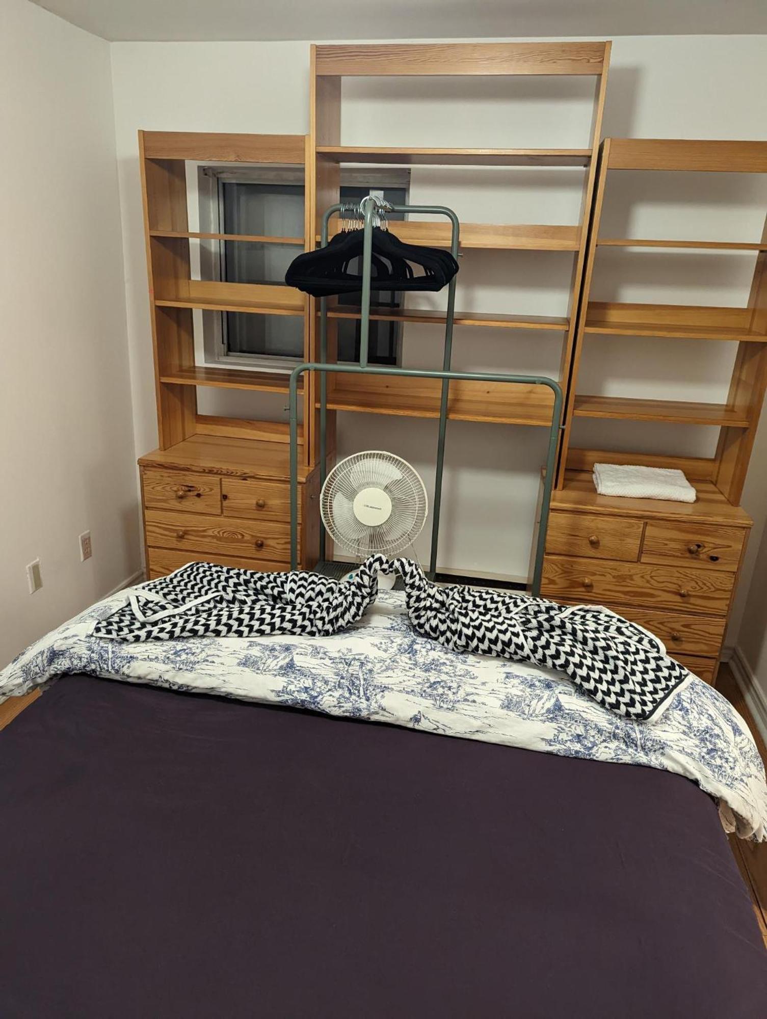 The Parkdale Hostellerie Toronto Bagian luar foto