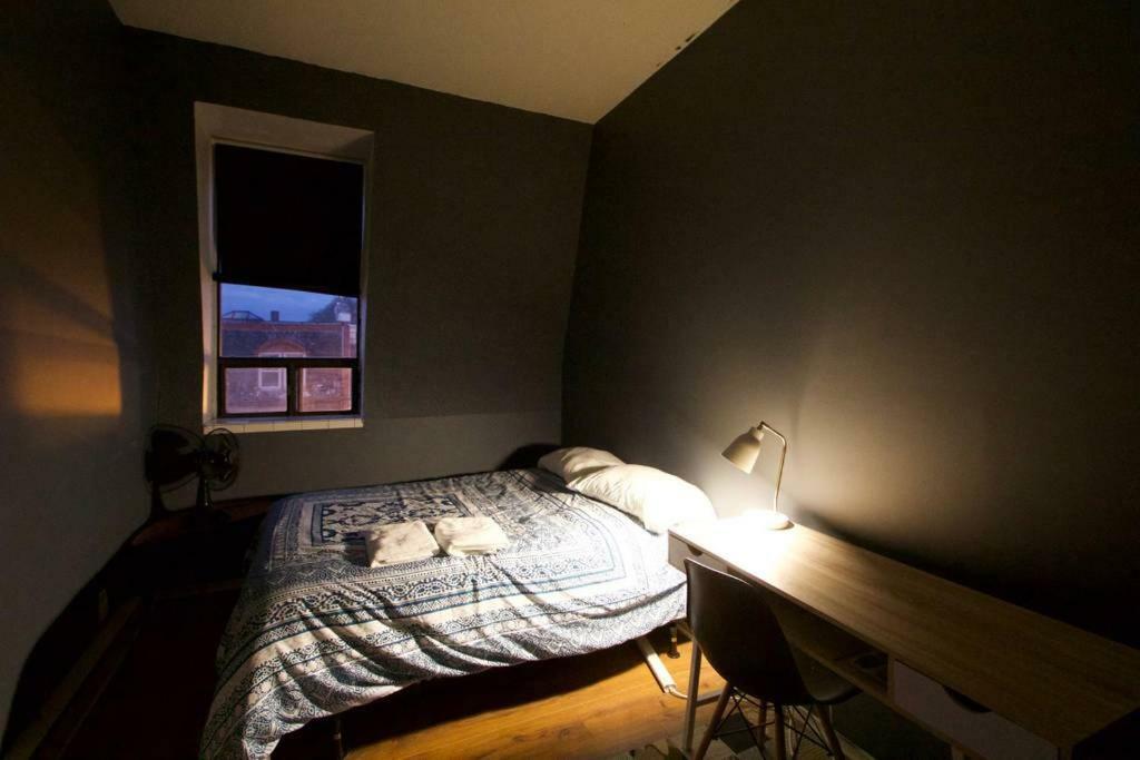 The Parkdale Hostellerie Toronto Bagian luar foto