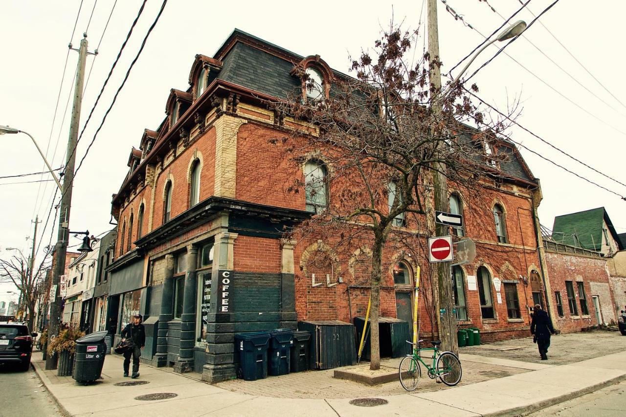 The Parkdale Hostellerie Toronto Bagian luar foto