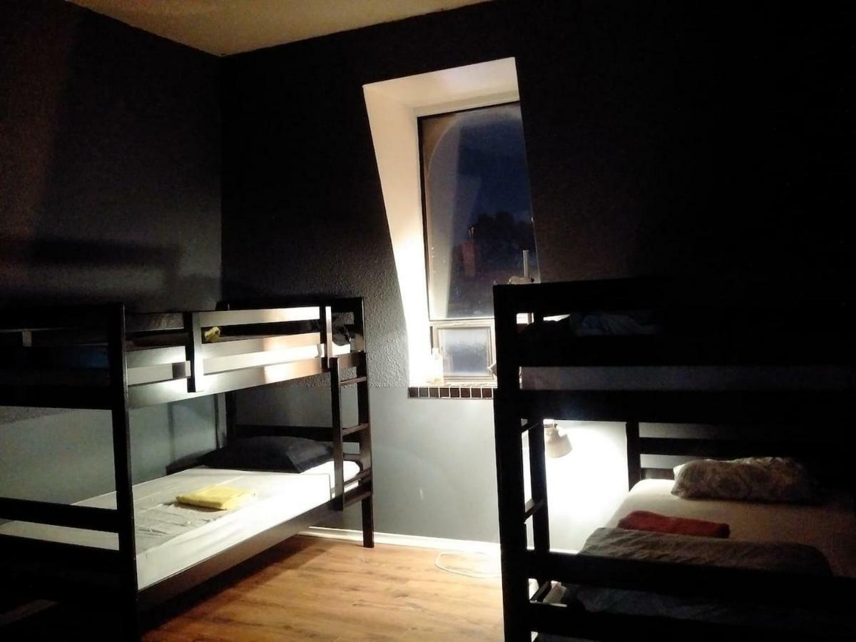 The Parkdale Hostellerie Toronto Bagian luar foto